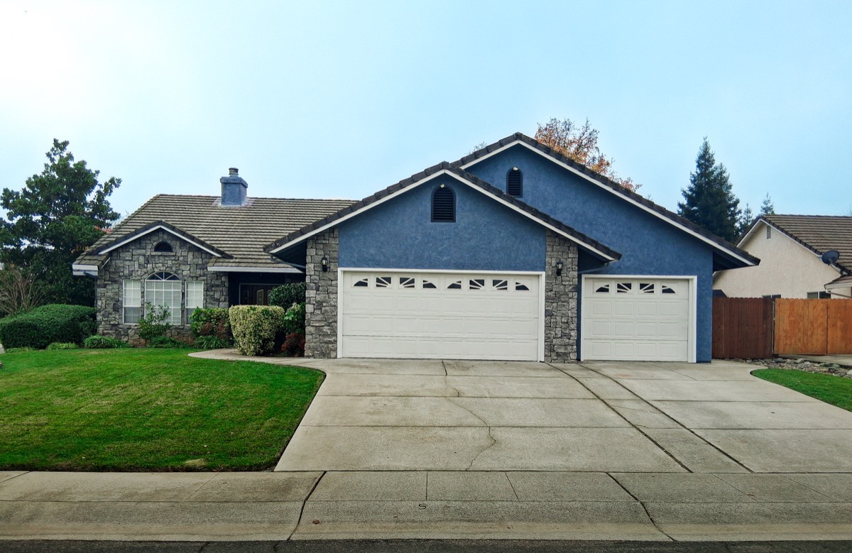 House freshly painted Redding CA by Husky Pro Painting